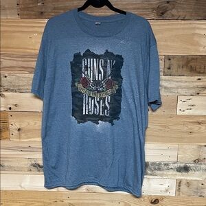 Guns N’ Roses size Large Soft and Stretchy Blue Short Sleeve Graphic T-Shirt